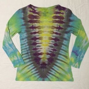 V tiedye 3/4 sleeve shirt